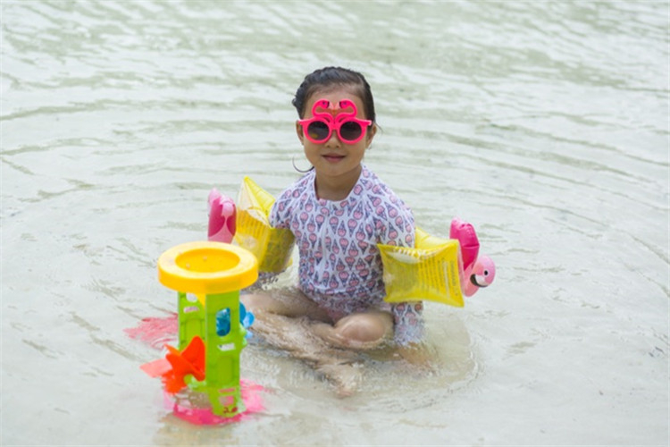 Đồ bơi trẻ em sago yêu côn trùng dính liền với kem chống nắng cho bé gái đồ bơi bé gái 0-1-3 tuổi Đồ bơi bé gái nhỏ đồ bơi cho bé