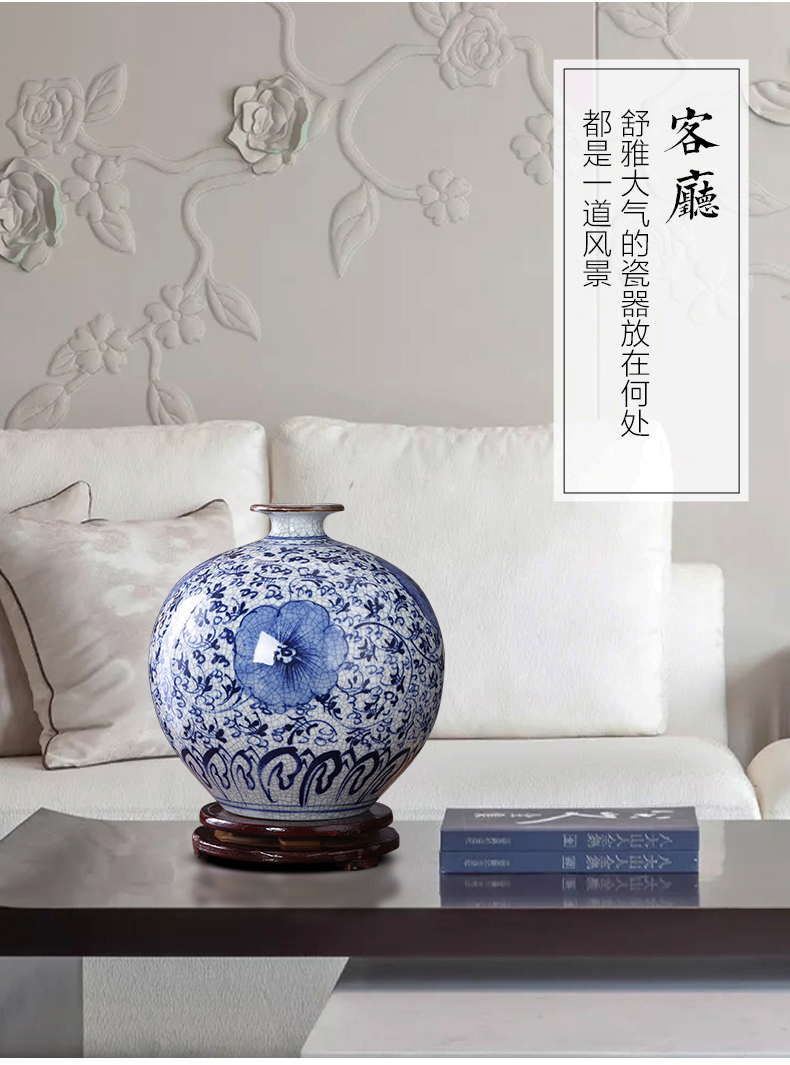 Jingdezhen ceramics antique hand - made of blue and white porcelain vases, flower arrangement to restore ancient ways furnishing articles classical home sitting room adornment