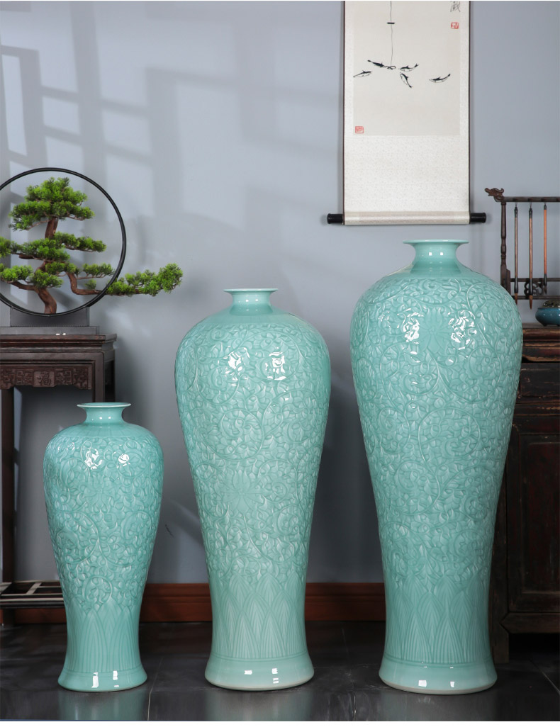 Jingdezhen ceramics craft reliefs green glaze vase high landing place, a large sitting room of Chinese style household decorations