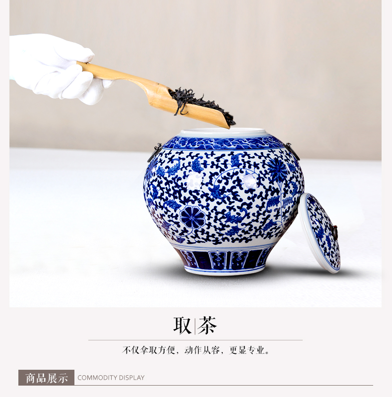 Jingdezhen ceramics general blue and white porcelain tea pot storage tank with cover to receive Chinese style household decorative furnishing articles