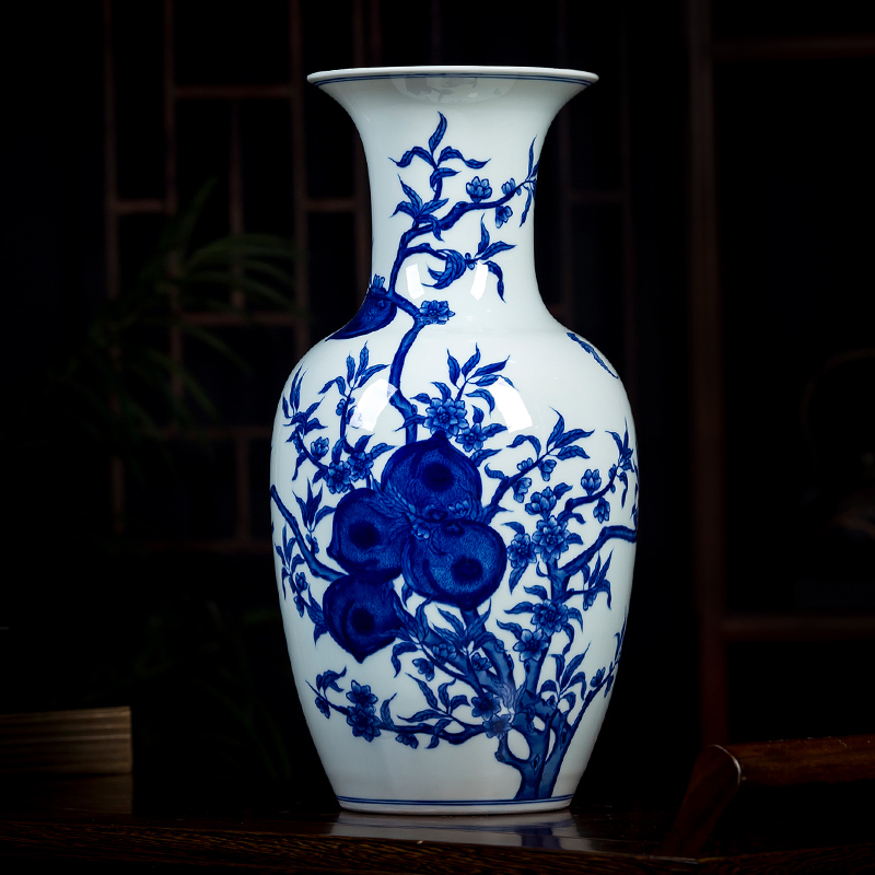 Jingdezhen ceramics archaize qianlong vase furnishing articles sitting room of Chinese style household flower arrangement of blue and white porcelain porcelain decoration