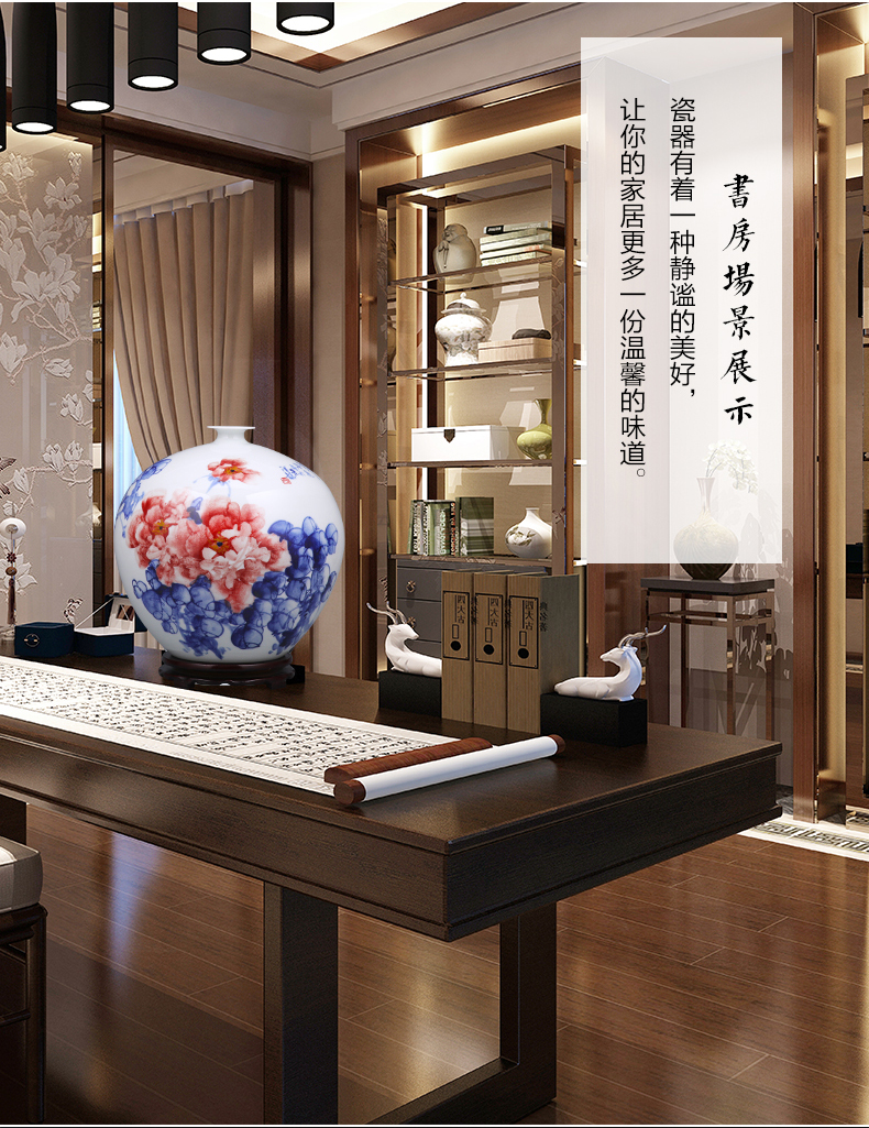 Jingdezhen ceramics hand - made peony pomegranates of blue and white porcelain vase furnishing articles of modern home living room TV cabinet act the role ofing is tasted