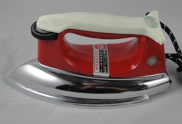 Trái tim đỏ thương hiệu sắt điện cũ ngành công nghiệp khoan nóng nóng dập veneer hộ gia đình thép không gỉ sắt nóng khô - Điện sắt bàn ủi hơi