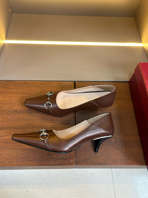 26Ss Metal Horsebit Square Toe Stiletto Heel Pumps Women's Professional Shoes 26Ss Metal Horsebit Square Toe Stiletto Heel Pumps Women's Professional Shoes