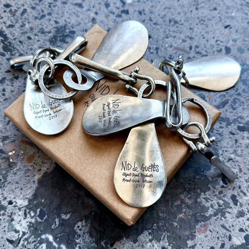 Niddeguepes White Copper Silver-Plated Vintage Distressed Portable Keychain Shoehorn