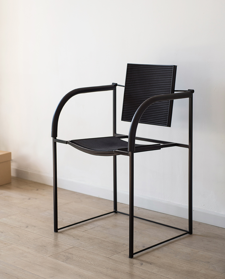 The Memphis Memphis, Italy, Middle Antique Armchair Maurizio Classic ZEUS Antique Chair