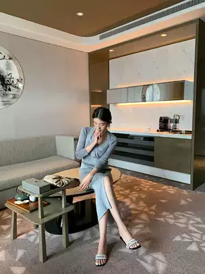 ADA MISS difficult craftsmanship elegant temperament medium and long version of Slim split V collar knitted dress women Autumn