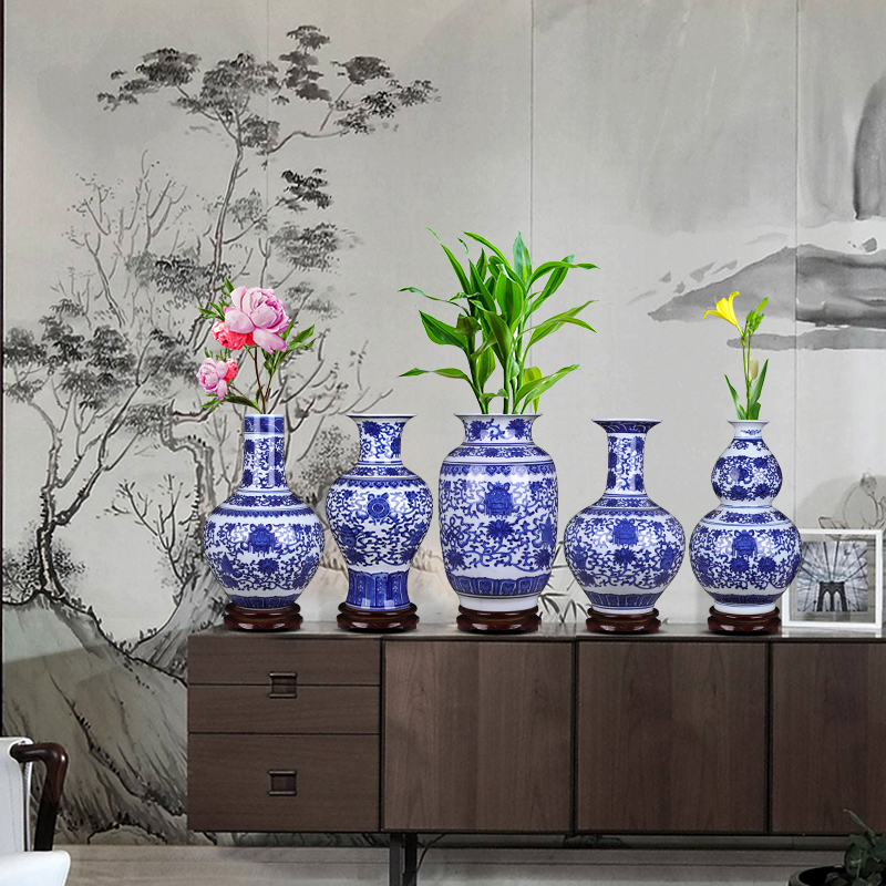 Jingdezhen ceramics antique flower arrangement of blue and white porcelain vase Chinese style furnishing articles contracted household act the role ofing is tasted the sitting room of handicraft