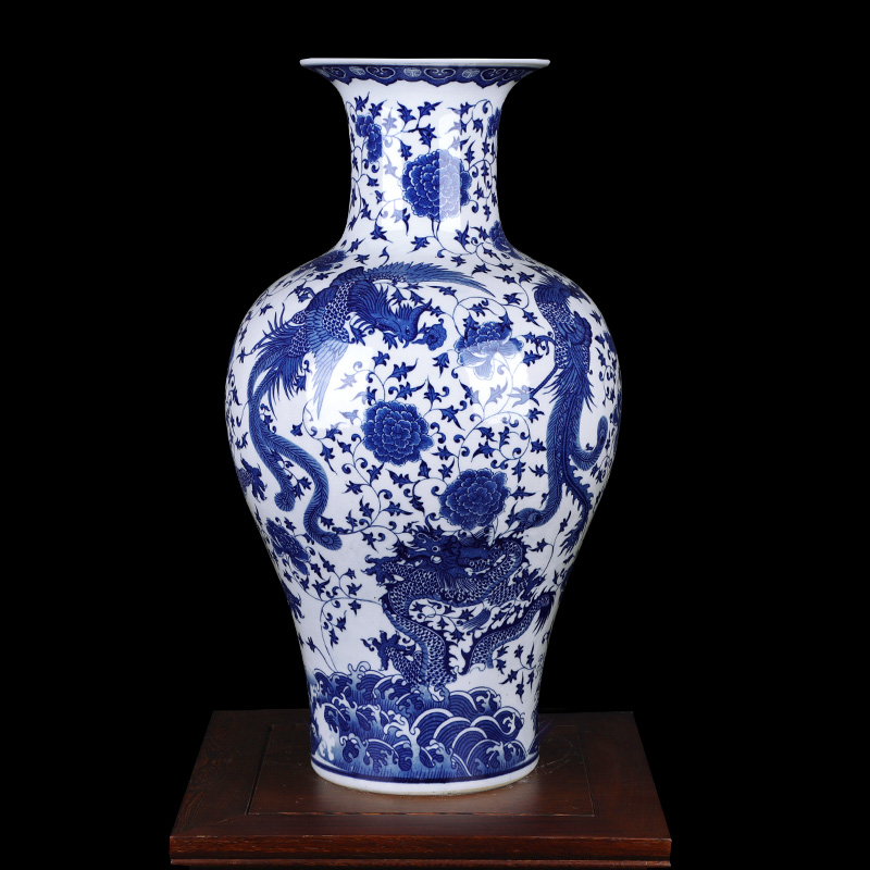 Jingdezhen ceramics antique blue and white porcelain dragon fish bottle vase of the sitting room of Chinese style household wine arts and crafts