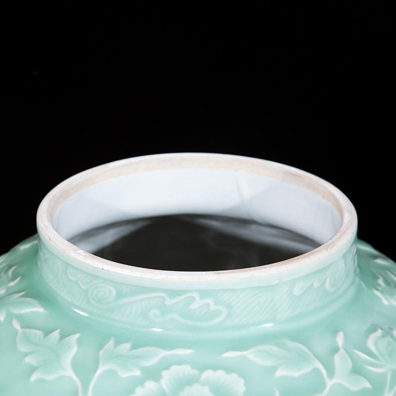 Jingdezhen ceramics by hand throwing carve shadow qdu vase wine home decoration villa hotel furnishing articles