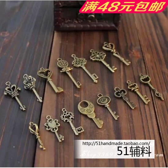 Antique gadget snul vintage key set hanging pull hammer head pendant handmade fabric DIY bag accessories accessories