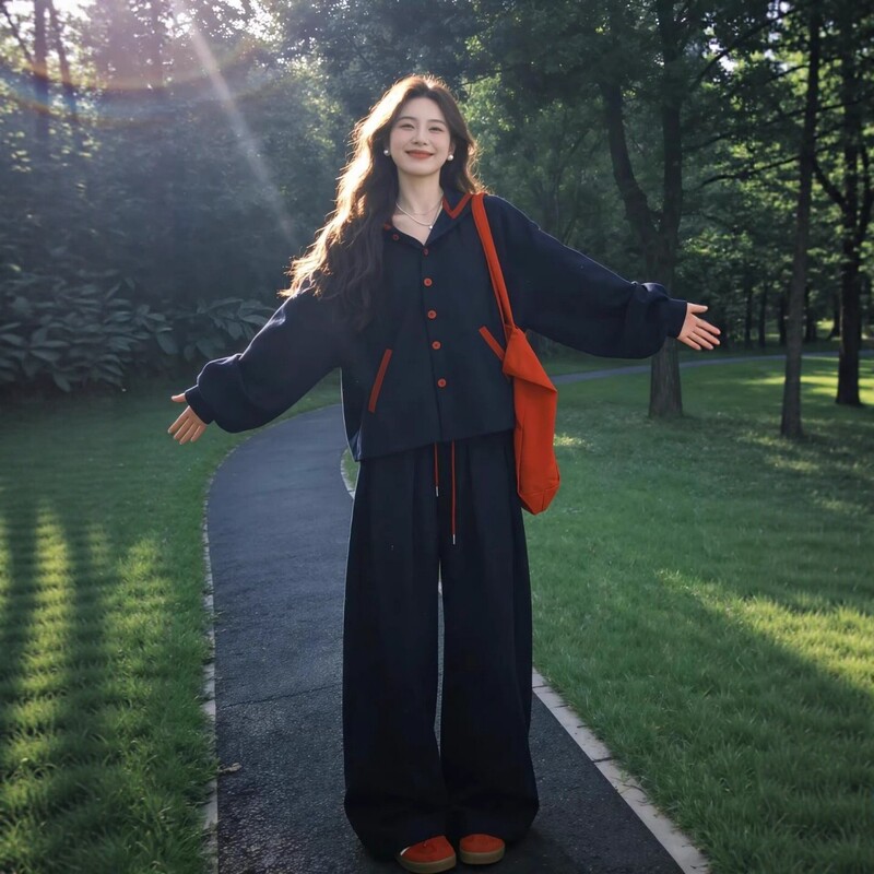Casual Sportswear Set for Women, Autumn Loose Fit, Slimming, Fashionable Color-Blocked Sweatshirt, Wide-Leg Pants, Casual Two-Piece Set, Trendy Casual Sportswear Set for Women, Autumn Loose Fit, Slimming, Fashionable Color-Blocked Sweatshirt, Wide-Leg Pants, Casual Two-Piece Set, Trendy