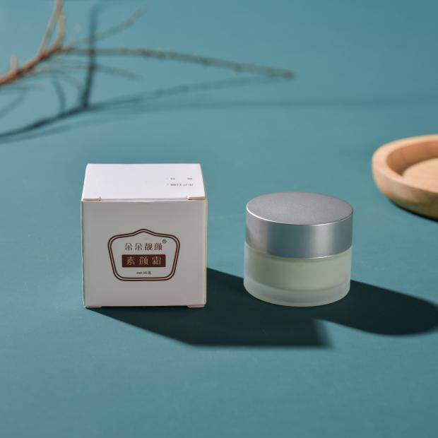 (Duo Duo Jing Yan Su Yan Cream) Porcelain Doll Cream does not hurt the skin instead of BB cream. It is light and thin without makeup removal and isolation.