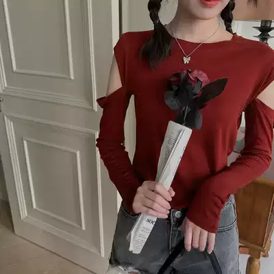 Plum cooked solid color versatile sleeve hollow hollow design feeling bottomed long sleeve T-shirt female 2021 Autumn New Coat