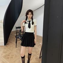 (Straight Down Zone) Mezi cooked a minimalist 100 hitch black and white knitwear sweatshirt with a thin and free tie.