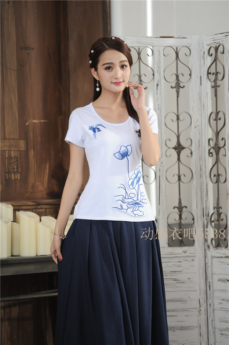 Vintage dân tộc ngắn tay t-shirt tay thêu kích thước lớn cotton màu xanh và trắng sứ t-shirt Trung Quốc phong cách mùa hè áo sơ mi nữ áo phông nữ rộng