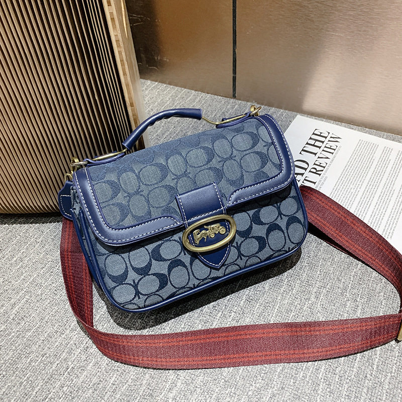 Spot 2020 new trendy postman bag fashion all-match you one shoulder crossbody small square bag net red portable organ bag