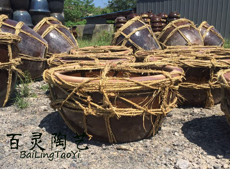 Clay pottery fish tank Lotus tank Landscape tank Water lily pot Fish pot 300 pounds of water