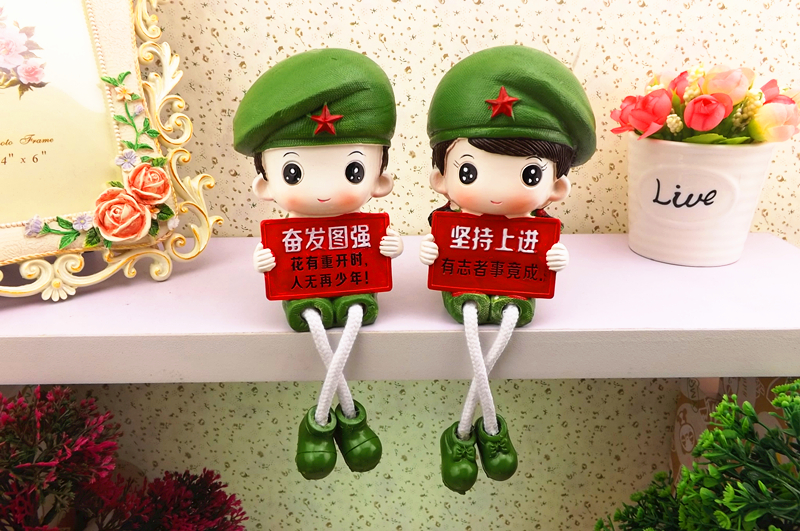 Inspirational học trang trí món quà sinh viên sáng tạo món quà sinh nhật dễ thương couple doll home phòng khách nghiên cứu trang trí