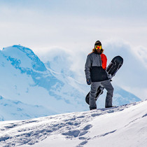 1920Horsefeathers snowboard Spire is anti-wind and waterproof