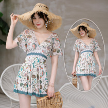 Conservative White blue flower skirt style flat corner in wind covering belly slim women swimsuit men loose beach pants Qihai new products