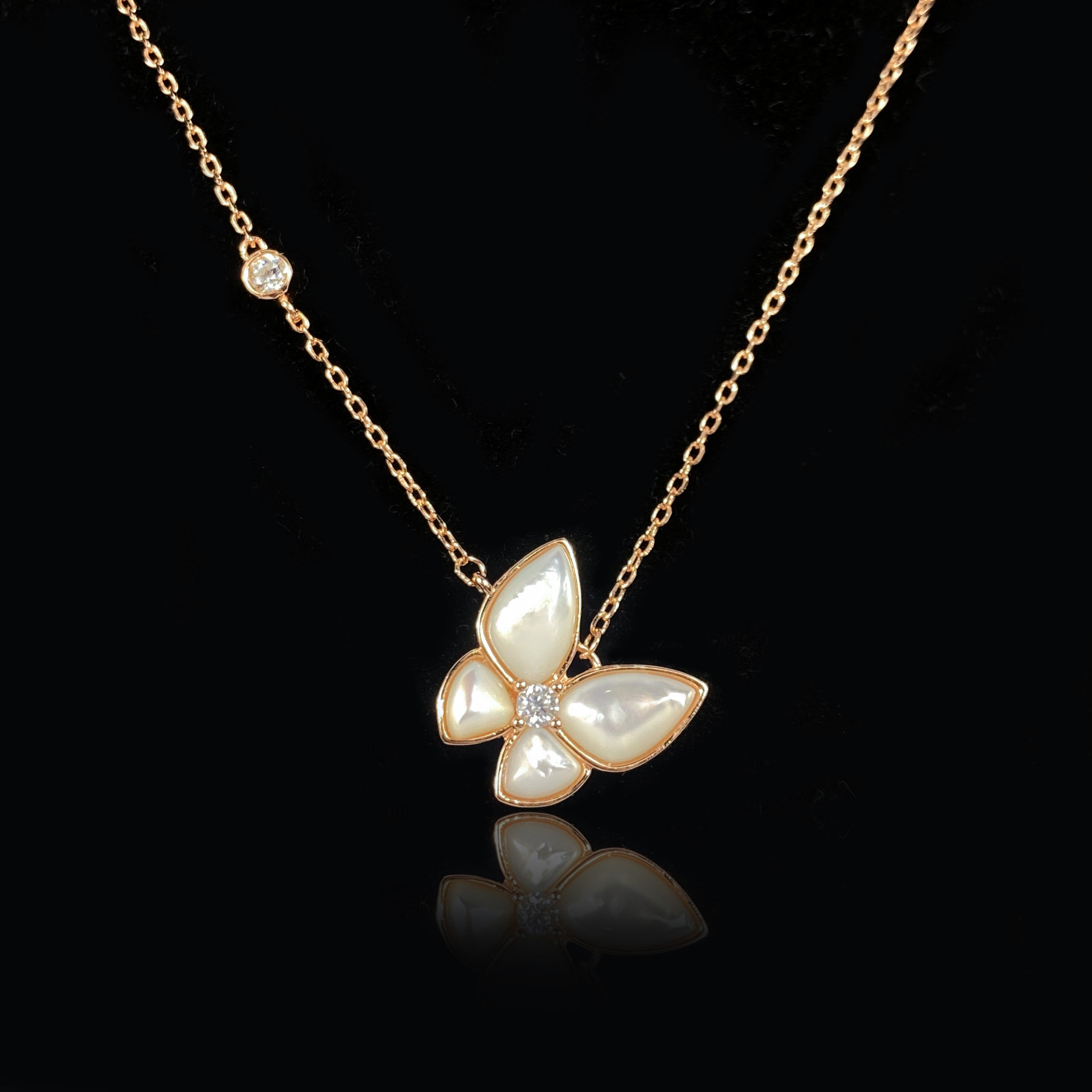 Hong Kong Amberman White Fritillaria Butterfly Moissanite Four Claw 925 Silver Plated Rose Gold Necklace