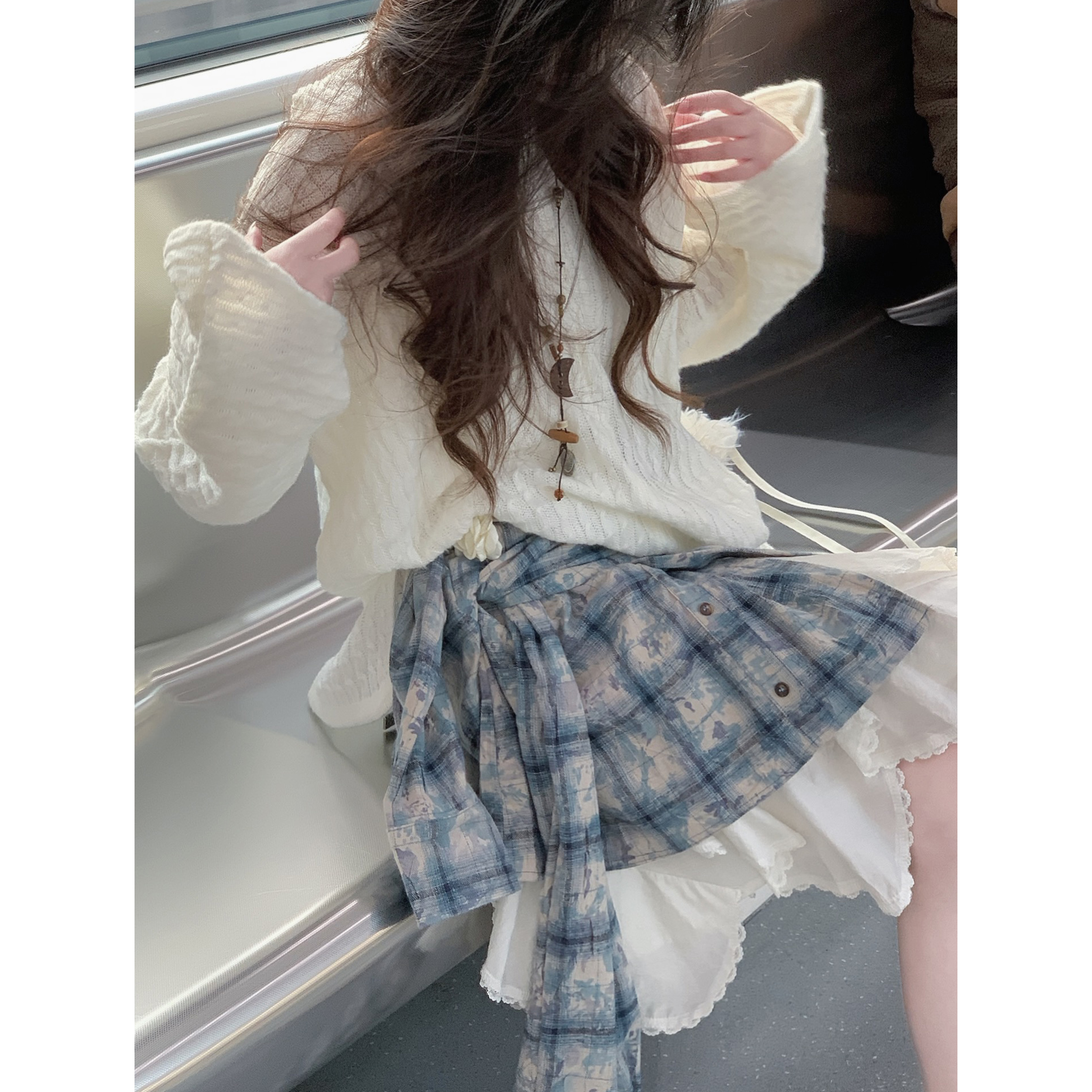 【WASEI 水冰冰】格子襯衫半裙疊穿白色短裙慵懶風白毛衣時尚套裝 - 淘集運代購精選- 淘集運代購|臺灣集運|淘寶商品代購|中國商品代購