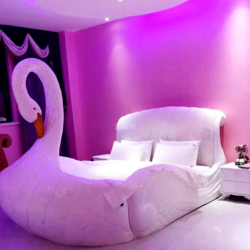 Electric shock bed Minestas innate luxury boutique hotel fairytale romantic themed guesthouse Spice Bed Swan Water Bed