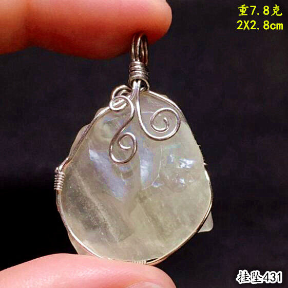 Men and women Libyan meteorites Pendant Amber Desert Crystal Tied Silver Silk High Frequency Pendant Safe to wear