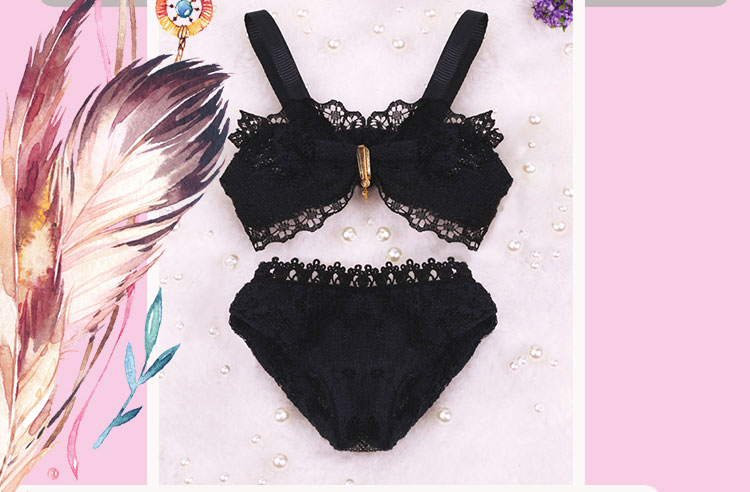 Quần áo trẻ em tốt được trang trí bằng các sản phẩm mới quà sinh nhật cho bé