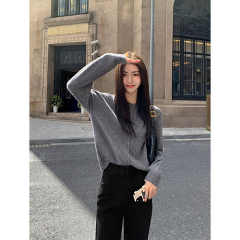 Crew neck 100% wool knitted cardigan