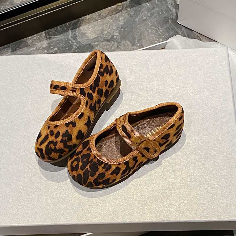 Girls' Leather Shoes 2025 Autumn New Style Small Chanel Style Children's Shoes Baby Fashionable Leopard Print Soft-Soled Princess Shoes Girls' Leather Shoes 2025 Autumn New Style Small Chanel Style Children's Shoes Baby Fashionable Leopard Print Soft-Soled Princess Shoes