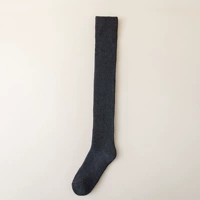 Носки Cross -Knee глубоко серые и средние