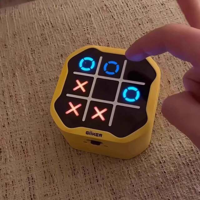 Educational toys electronic tic-tac-toe nine-square grid brain thinking training press and play interactive mini double desktop 61