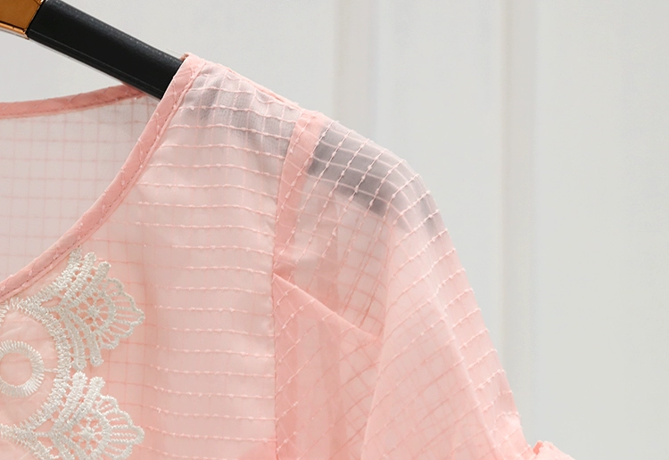 Áo mới 2019 thương hiệu mùa hè giảm giá cho nữ 7X3033 vòng cổ áo thun ren móc áo hoa khí chất voan - Áo sơ mi chiffon ren
