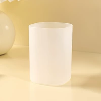 Маленький держатель ручки заморозил прозрачность