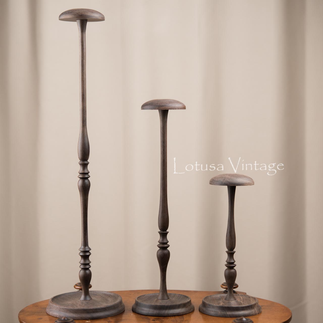 Lotus Vintage Independent Design Red Wood Solid Wood Hat Rack Small Cloth Cap Shop Window Props Show Shelf