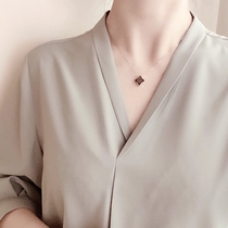 Day Faculty light extravaganza 10K gold black fritillary white fritillary Geometric Design Delicate Double-sided Collarbone Necklace Personality 100 lap