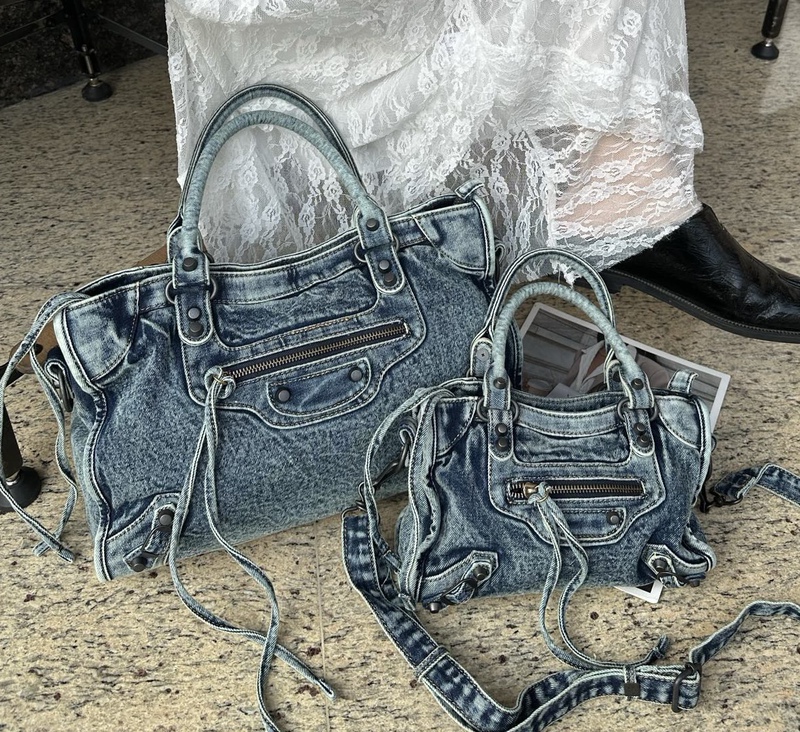 2026 New Fashion Versatile Shoulder Bag, High-End Handbag, Crossbody Bag, Denim Bag, Motorcycle Bag, Shoulder Bag