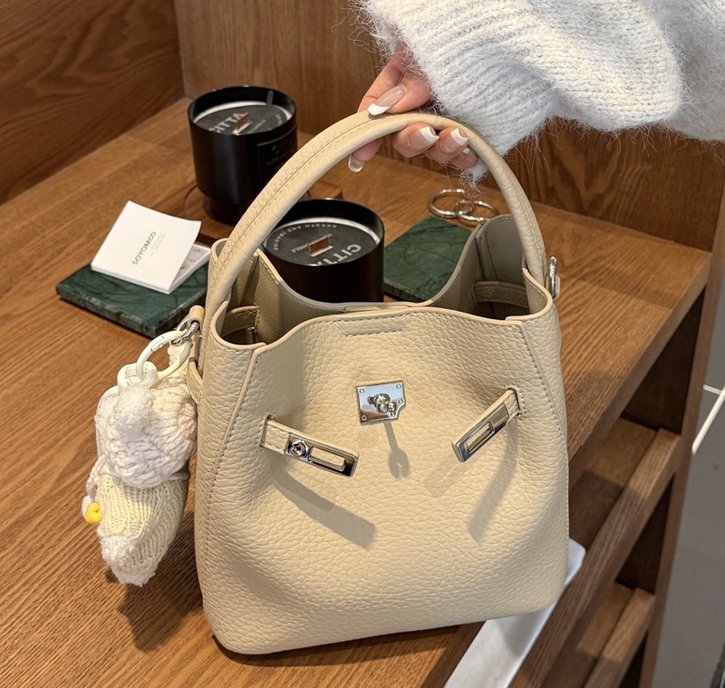 2025 New Fashionable Versatile Shoulder Bag Handbag Lychee Pattern Underarm Bag Crossbody Bag Bucket Bag Market Basket Bag