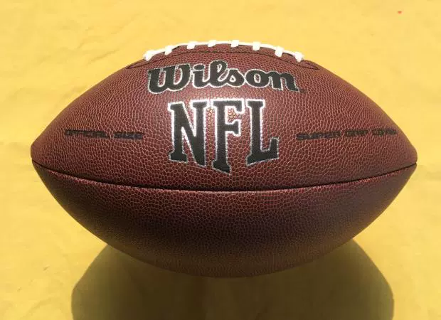 Xác thực Wilsonville thắng NFL9 trò chơi đào tạo đại học bóng đá Mỹ với một kỳ nghỉ bóng trả mười
