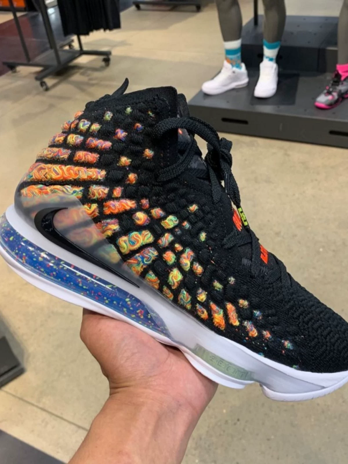 Кроссовки Nike Lebron LBJ17 17-е поколение Lakers баскетбол BQ3178-CU4113/BQ3177