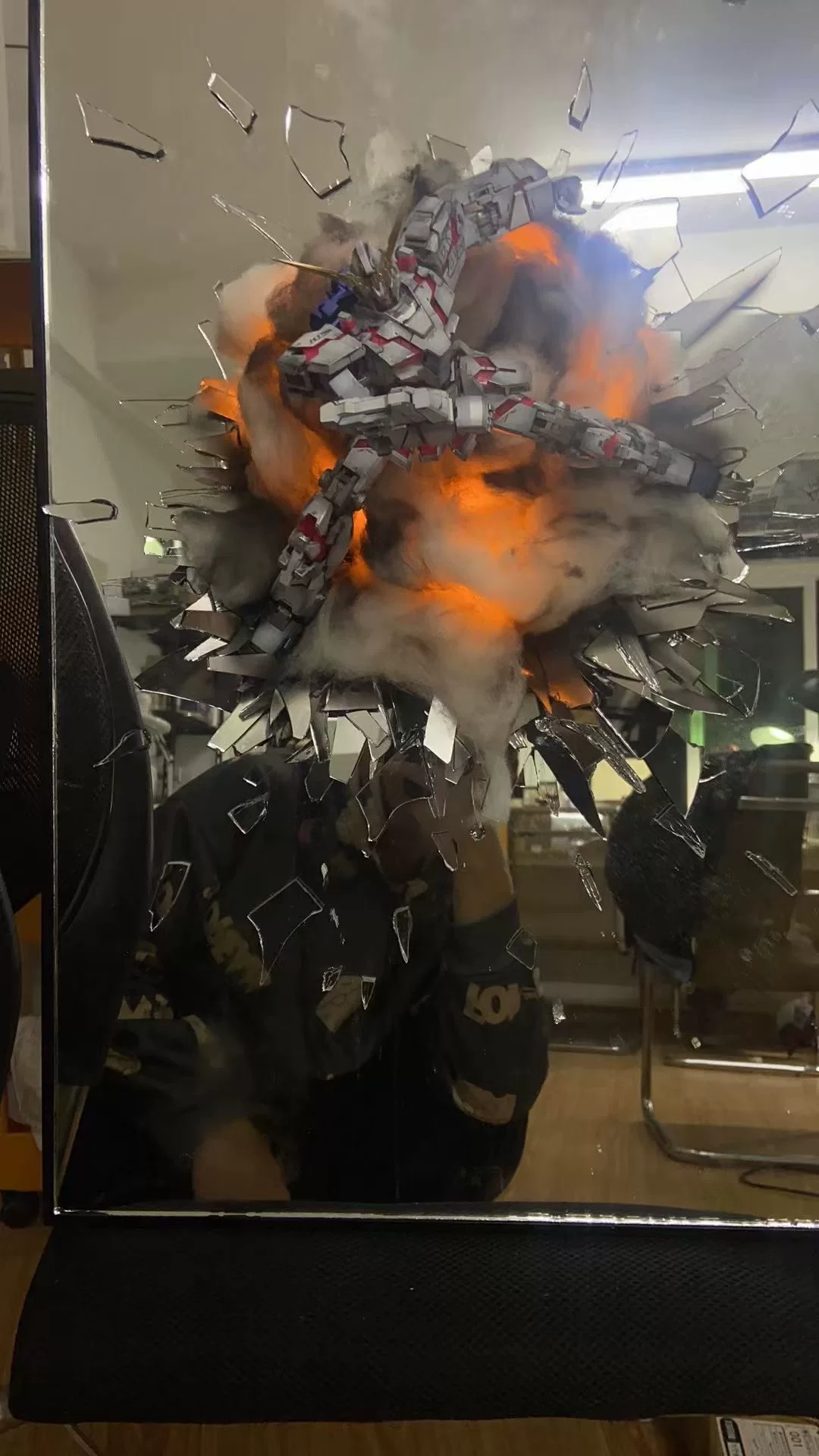 Модифицированная модель Gundam Unicorn PG/MG 1/100 серия на зеркалировании геральдического стиля