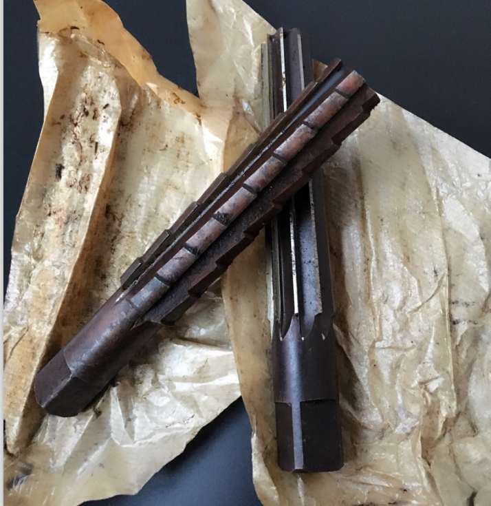 Hand with Mohs Taper Hinged Knife 0 1 2 3 4 5 6 Number of fine hinges and coarse hinged One pay