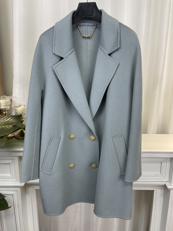 High-End Cashmere Coats from Top-Tier Shopping Malls (Special Price, No Returns or Exchanges, Photo Provided for Review) High-End Cashmere Coats from Top-Tier Shopping Malls (Special Price, No Returns or Exchanges, Photo Provided for Review)