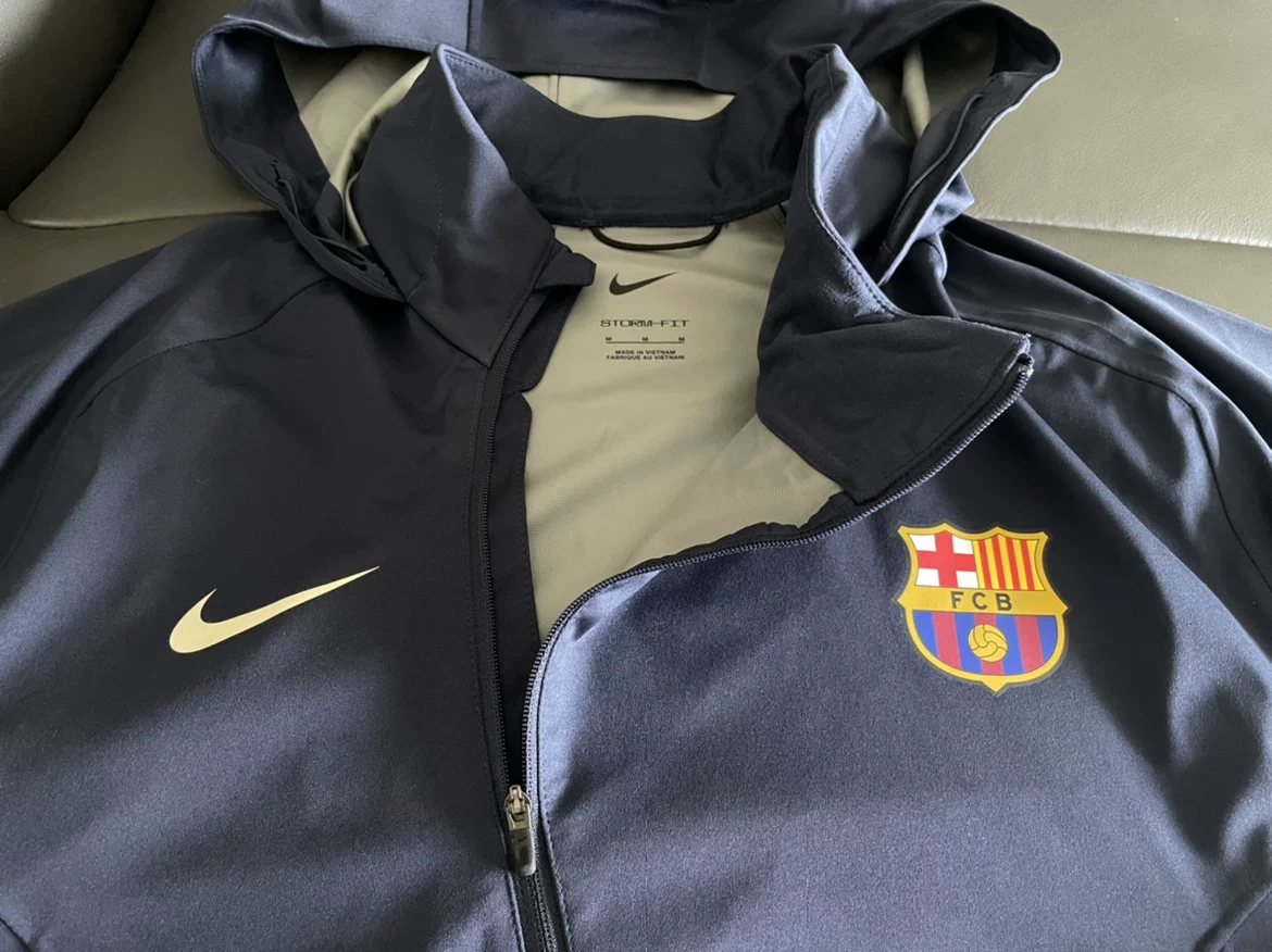 Ника Nike Storm Fit Барселона раздевалка версия игрока ветровка акула акула кожа материал