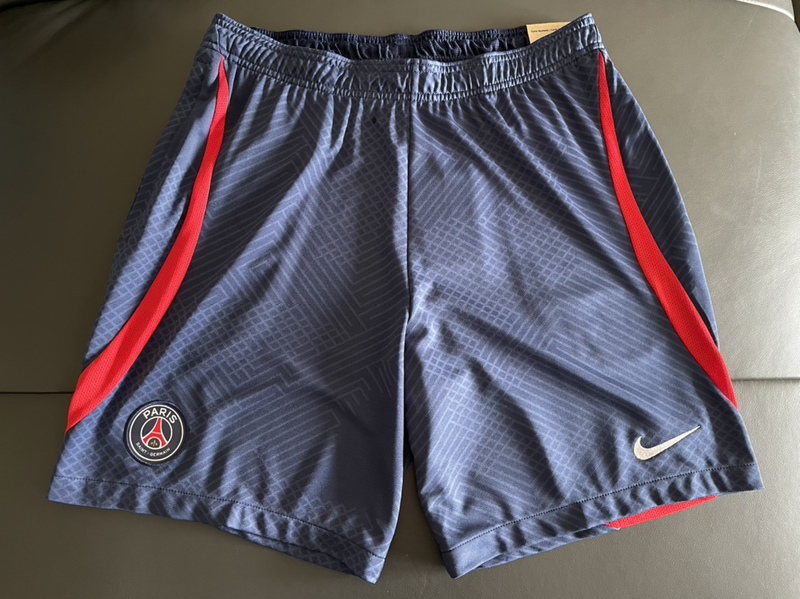 Nike Dri-Fit Strike Paris Saint-Germain Training Shorts with Side Pockets Nike Dri-Fit Strike Paris Saint-Germain Training Shorts with Side Pockets