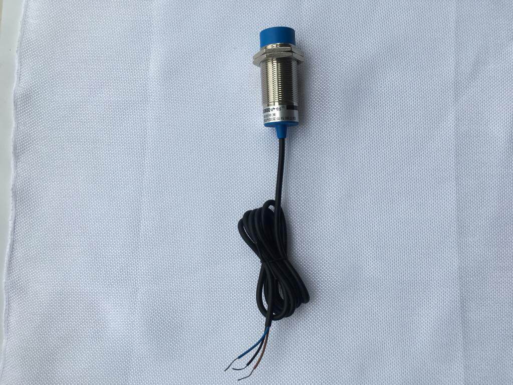 5V single chip special module proximity switch LJ30A3-15-Z BX three-wire NPN normally open voltage 5V