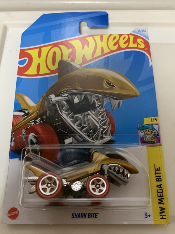 Hot Wheels Hot Little Car Shark Bite 18/250(C8)