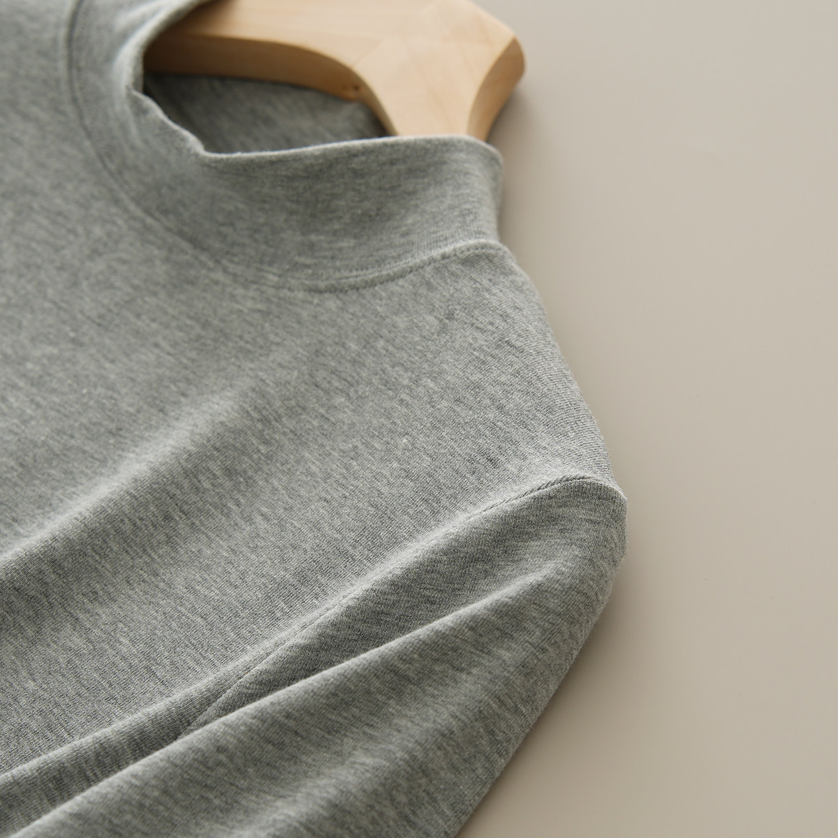 Нежный Мягкий клейкий мисс водолазка пятый из рукава свитер термостатический эластичность твердый теплый короткий рукав шаньдун Интернет магазин 